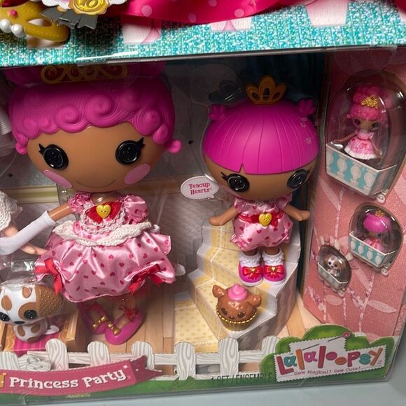 Lalaloopsy Sew royal Princess Party 8 pack, in reuseable Castle, Lalaloopsy - Picture 4 of 8